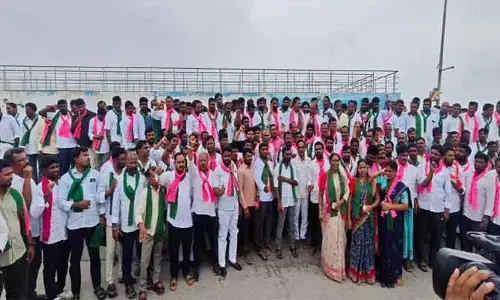 సాగునీటి కోసం బీఆర్ఎస్ మహాధర్నా