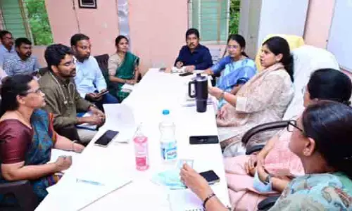 అపరిశుభ్రతపై క‌లెక్ట‌ర్ ఆగ్రహం