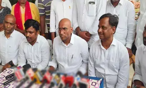 ఇందిరమ్మ రాజ్యంలో మహిళలకు అవమానం..