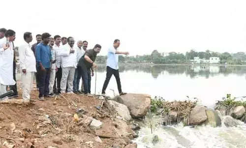 త్వరలో పటేల్ కుంట చెరువుకు మోక్షం.. పరిశీలించిన ఎమ్మెల్యే బండారి లక్ష్మారెడ్డి