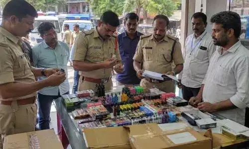 జగిత్యాలలో నిషేధిత ఈ-సిగరెట్ల కలకలం..!