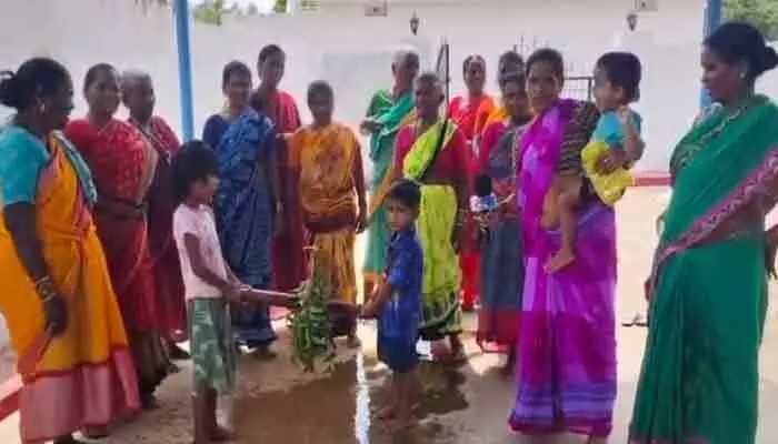 వరుణుడి కరుణ కోసం ‘కప్ప కావడి’ వరుణుడి కరుణ కోసం ‘కప్ప కావడి’