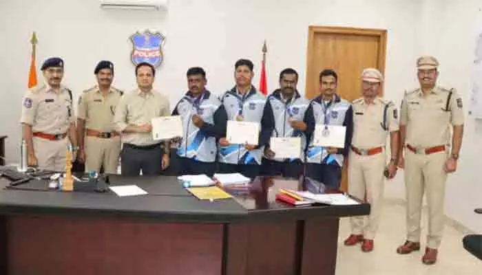 జాతీయ స్థాయి పోటీల్లోనూ సత్తా చాటాలి జాతీయ స్థాయి పోటీల్లోనూ సత్తా చాటాలి