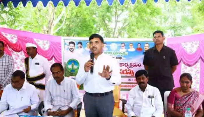రైతుల దీర్ఘకాలిక భూ సమస్యల పరిష్కారానికే భూముల రీ-సర్వే రైతుల దీర్ఘకాలిక భూ సమస్యల పరిష్కారానికే భూముల రీ-సర్వే