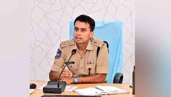 నకిలీ లోన్లతో సైబర్ మోసం గుట్టురట్టు .. నకిలీ లోన్లతో సైబర్ మోసం గుట్టురట్టు ..
