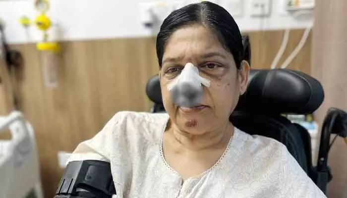 ద్వారకా దేవాలయం వద్ద గాయపడ్డ సీతా దయాకర్ రెడ్డి! ద్వారకా దేవాలయం వద్ద గాయపడ్డ సీతా దయాకర్ రెడ్డి!