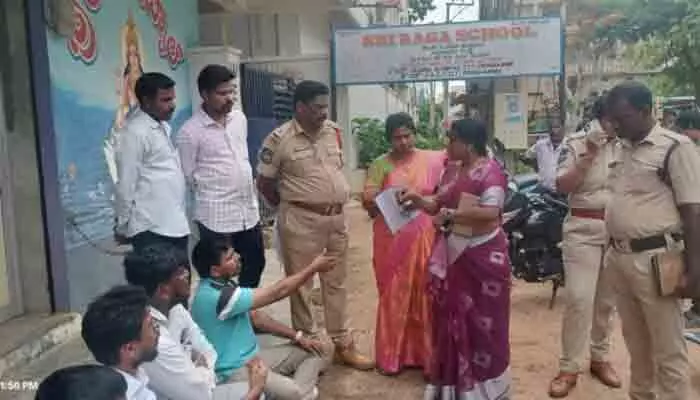 శ్రీ రాగా పాఠశాలపై తక్షణమే చర్యలు తీసుకోవాలి శ్రీ రాగా పాఠశాలపై తక్షణమే చర్యలు తీసుకోవాలి