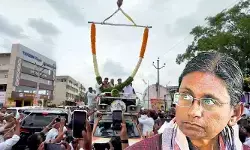మీనాక్షి నటరాజన్ ఆదేశాలు గాలికి.. ఆగని ‘గజమాల’ల సందడి! మీనాక్షి నటరాజన్ ఆదేశాలు గాలికి.. ఆగని ‘గజమాల’ల సందడి!