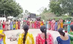 వర్షాలు కురవాలని భక్తి శ్రేద్దలతో మహిళల పూజలు.. వర్షాలు కురవాలని భక్తి శ్రేద్దలతో మహిళల పూజలు..