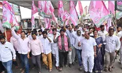 యువ సంగ్రామ సదస్సుకు.. 100 కార్లతో కదిలిన జక్క యువ సంగ్రామ సదస్సుకు.. 100 కార్లతో కదిలిన జక్క