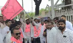 యువ సంగ్రామ సభకు సికింద్రాబాద్ నుంచి భారీగా తరలిన యువత.. యువ సంగ్రామ సభకు సికింద్రాబాద్ నుంచి భారీగా తరలిన యువత..