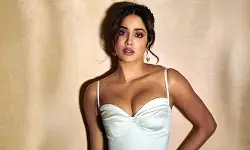 జాన్వీ కపూర్ తమిళ ఎంట్రీ ఫిక్స్! జాన్వీ కపూర్ తమిళ ఎంట్రీ ఫిక్స్!