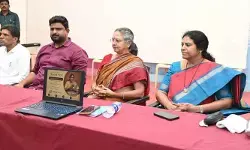 విద్యార్థులు తమ భవిష్యత్తును బంగారు మయంగా మలచుకోవాలి విద్యార్థులు తమ భవిష్యత్తును బంగారు మయంగా మలచుకోవాలి