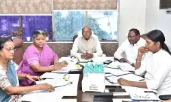 బీసీ కమిషన్ భేటీలో కీలక నిర్ణయాలు బీసీ కమిషన్ భేటీలో కీలక నిర్ణయాలు