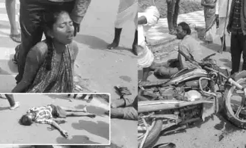 ఎదురెదురుగా ఢీకొన్న రెండు బైక్‌లు