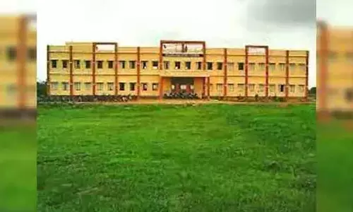 మోడల్ స్కూల్‌లో ప్రవేశాలకు దరఖాస్తుల ఆహ్వానం..!