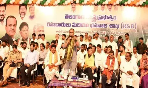 రోడ్ల సౌకర్యంతోనే పరిశ్రమలు, వ్యాపారాల అభివృద్ధి