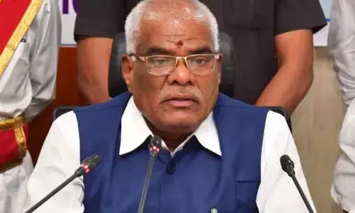 మానవీయ కోణంలో ఎస్సీ, ఎస్టీల సమస్యలను పరిష్కరించాలి: ఎస్సీ, ఎస్టీ కమిషన్ చైర్మన్