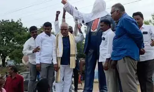 మహనీయుల విగ్రహాలకు ముసుగులు వేస్తే జైలుకే: ఎస్సీ, ఎస్టీ కమిషన్ చైర్మన్