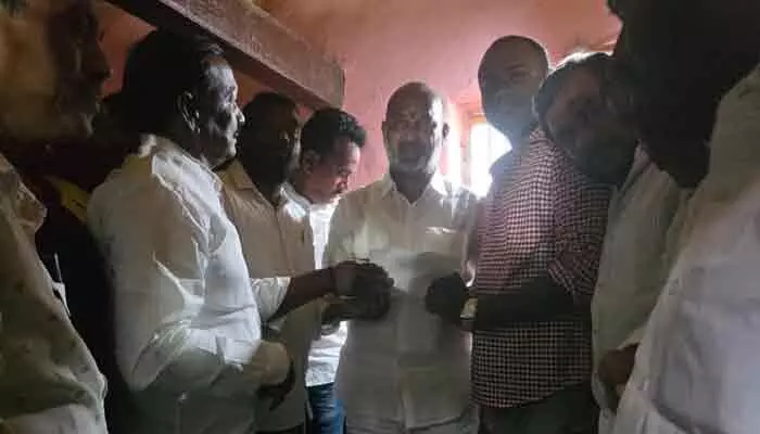 కేంద్ర మంత్రికి సర్పంచ్ల వినతి కేంద్ర మంత్రికి సర్పంచ్ల వినతి