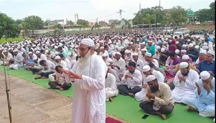 వర్షాల కోసం ఈద్గాలో సలాతుల్ ఇస్తిస్కా ప్రత్యేక నమాజ్ వర్షాల కోసం ఈద్గాలో సలాతుల్ ఇస్తిస్కా ప్రత్యేక నమాజ్