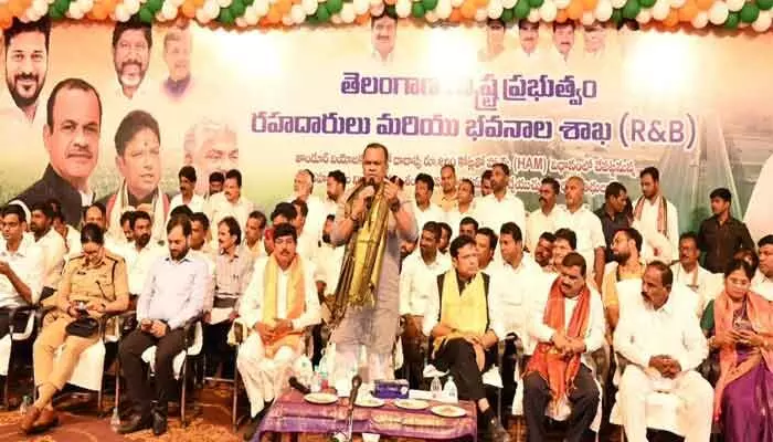 రోడ్ల సౌకర్యంతోనే పరిశ్రమలు, వ్యాపారాల అభివృద్ధి రోడ్ల సౌకర్యంతోనే పరిశ్రమలు, వ్యాపారాల అభివృద్ధి