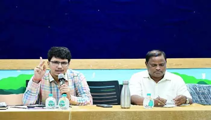 గిరిజన ప్రాంత అభివృద్ధికి జర్నలిస్టులు భాగస్వాములు కావాలి గిరిజన ప్రాంత అభివృద్ధికి జర్నలిస్టులు భాగస్వాములు కావాలి