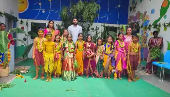 న్యూ లిటిల్ ఫ్లవర్ స్కూల్లో ఘనంగా బోనాల జాతర న్యూ లిటిల్ ఫ్లవర్ స్కూల్లో ఘనంగా బోనాల జాతర