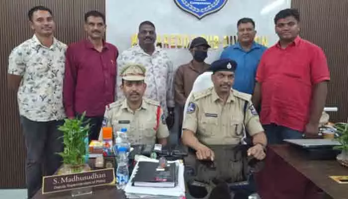 మహిళ హత్య కేసును ఛేదించిన పోలీసులు మహిళ హత్య కేసును ఛేదించిన పోలీసులు