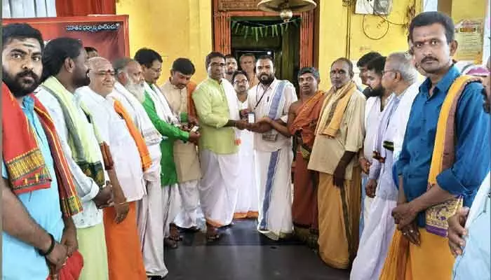 కన్నుల పండువగా వరుణ యాగం కన్నుల పండువగా వరుణ యాగం