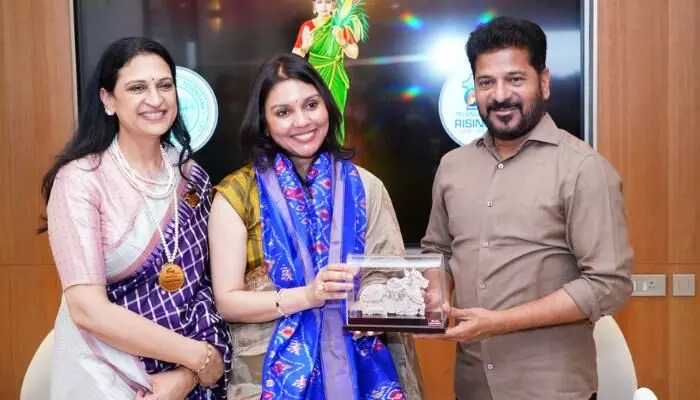 మహిళల దీవెనలే మాకు బలం: సీఎం రేవంత్రెడ్డి మహిళల దీవెనలే మాకు బలం: సీఎం రేవంత్రెడ్డి