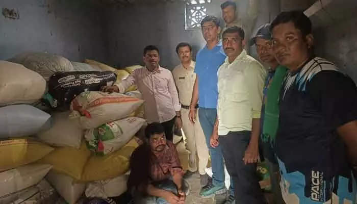 అక్రమ పీడీఎస్ బియ్యం నిల్వ గుట్టురట్టు.. అక్రమ పీడీఎస్ బియ్యం నిల్వ గుట్టురట్టు..