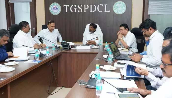 ఎల్నినో ముప్పు.. విద్యుత్ శాఖ అప్రమత్తంగా ఉండాలి : డిప్యూటీ సీఎం భట్టి విక్రమార్క ఎల్నినో ముప్పు.. విద్యుత్ శాఖ అప్రమత్తంగా ఉండాలి : డిప్యూటీ సీఎం భట్టి విక్రమార్క
