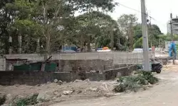 ఖాజాగూడ తలాబ్ ఎఫ్టీఎల్లో జోరుగా నిర్మాణాలు ఖాజాగూడ తలాబ్ ఎఫ్టీఎల్లో జోరుగా నిర్మాణాలు