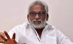 వందల కోట్లు దోచుకుంటున్నారు.. ఏపీ రాజధానిపై ఎంపీ సంచలన వ్యాఖ్యలు వందల కోట్లు దోచుకుంటున్నారు.. ఏపీ రాజధానిపై ఎంపీ సంచలన వ్యాఖ్యలు