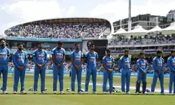 నల్ల బ్యాడ్జీలతో భారత క్రికెటర్లు..కారణం ఇదే నల్ల బ్యాడ్జీలతో భారత క్రికెటర్లు..కారణం ఇదే