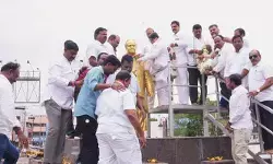 నీతికి నిజాయితీకి మారు పేరు చొక్కారావు: మంత్రి పొన్నం నీతికి నిజాయితీకి మారు పేరు చొక్కారావు: మంత్రి పొన్నం