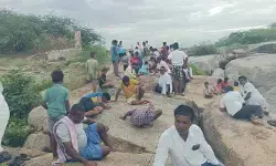 వాన దేవుడా కరుణించు.. బండ పాయసం నాకిన నేరెళ్లపల్లి గ్రామస్థులు వాన దేవుడా కరుణించు.. బండ పాయసం నాకిన నేరెళ్లపల్లి గ్రామస్థులు