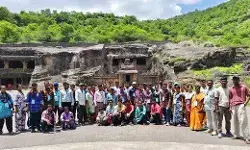సామాజిక అధ్యయనంలో మా తొలి అడుగు సామాజిక అధ్యయనంలో మా తొలి అడుగు