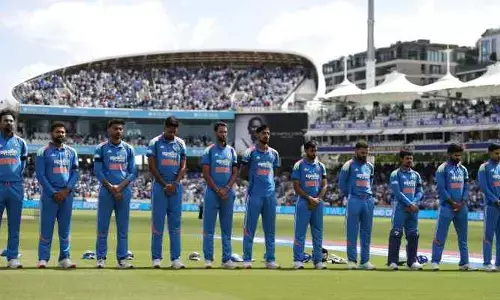 న‌ల్ల బ్యాడ్జీల‌తో భార‌త క్రికెట‌ర్లు..కార‌ణం ఇదే