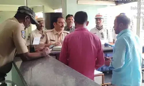 జనగామలో లాడ్జీల పై పోలీసుల ఆకస్మిక తనిఖీలు..