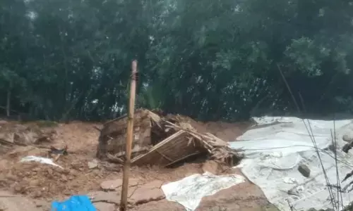 ఘోర విషాదం.. కొండ చరియలు విరిగిపడి 8 మంది మృతి