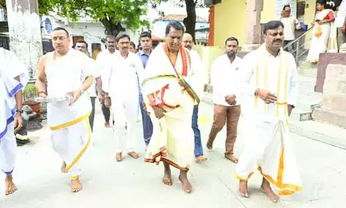 ధర్మపురి క్షేత్రంలో చేపట్టిన వరుణ యాగంలో పాల్గొన్న మంత్రి అడ్లూరి..