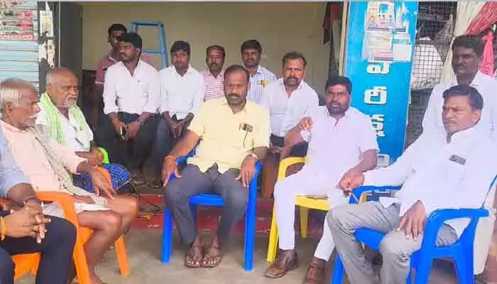 డీఏపీ కొరతను ఆసరాగా చేసుకొని అధిక ధరలకు విక్రయం డీఏపీ కొరతను ఆసరాగా చేసుకొని అధిక ధరలకు విక్రయం