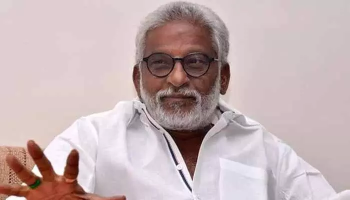 వందల కోట్లు దోచుకుంటున్నారు: వైసీపీ ఎంపీ ఆందోళన వందల కోట్లు దోచుకుంటున్నారు: వైసీపీ ఎంపీ ఆందోళన