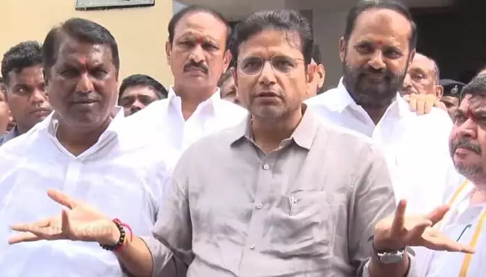 ప్రతి జిల్లాలో ఎల్నినో కమాండ్ కంట్రోల్ రూమ్స్: మంత్రి శ్రీధర్ బాబు ప్రతి జిల్లాలో ఎల్నినో కమాండ్ కంట్రోల్ రూమ్స్: మంత్రి శ్రీధర్ బాబు