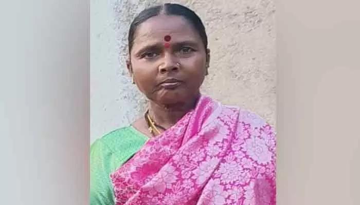 జీవితంపై విరక్తి చెంది వివాహిత ఆత్మహత్య జీవితంపై విరక్తి చెంది వివాహిత ఆత్మహత్య