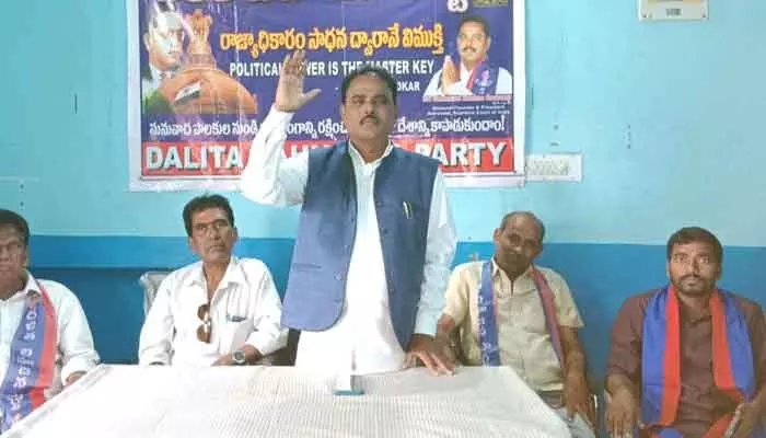 దేశంలో విద్యా వ్యవస్థను భ్రష్టు పట్టించిన బీజేపీ.. దేశంలో విద్యా వ్యవస్థను భ్రష్టు పట్టించిన బీజేపీ..