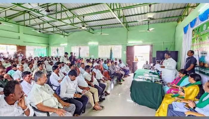 వాతావరణానుకూల సాగు చేపట్టాలి : ఎమ్మెల్యే దొంతి మాధవరెడ్డి వాతావరణానుకూల సాగు చేపట్టాలి : ఎమ్మెల్యే దొంతి మాధవరెడ్డి