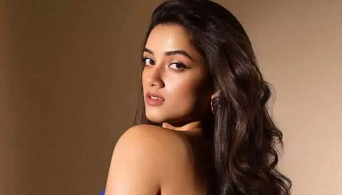 సినిమా ఫ్లాప్ అయితే హీరోయిన్లను బ్లేమ్ చేయడం కరెక్ట్ కాదు: భాగ్యశ్రీ బోర్సే సినిమా ఫ్లాప్ అయితే హీరోయిన్లను బ్లేమ్ చేయడం కరెక్ట్ కాదు: భాగ్యశ్రీ బోర్సే